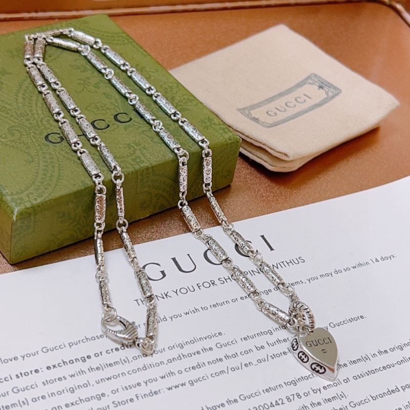 G*u*i necklaces